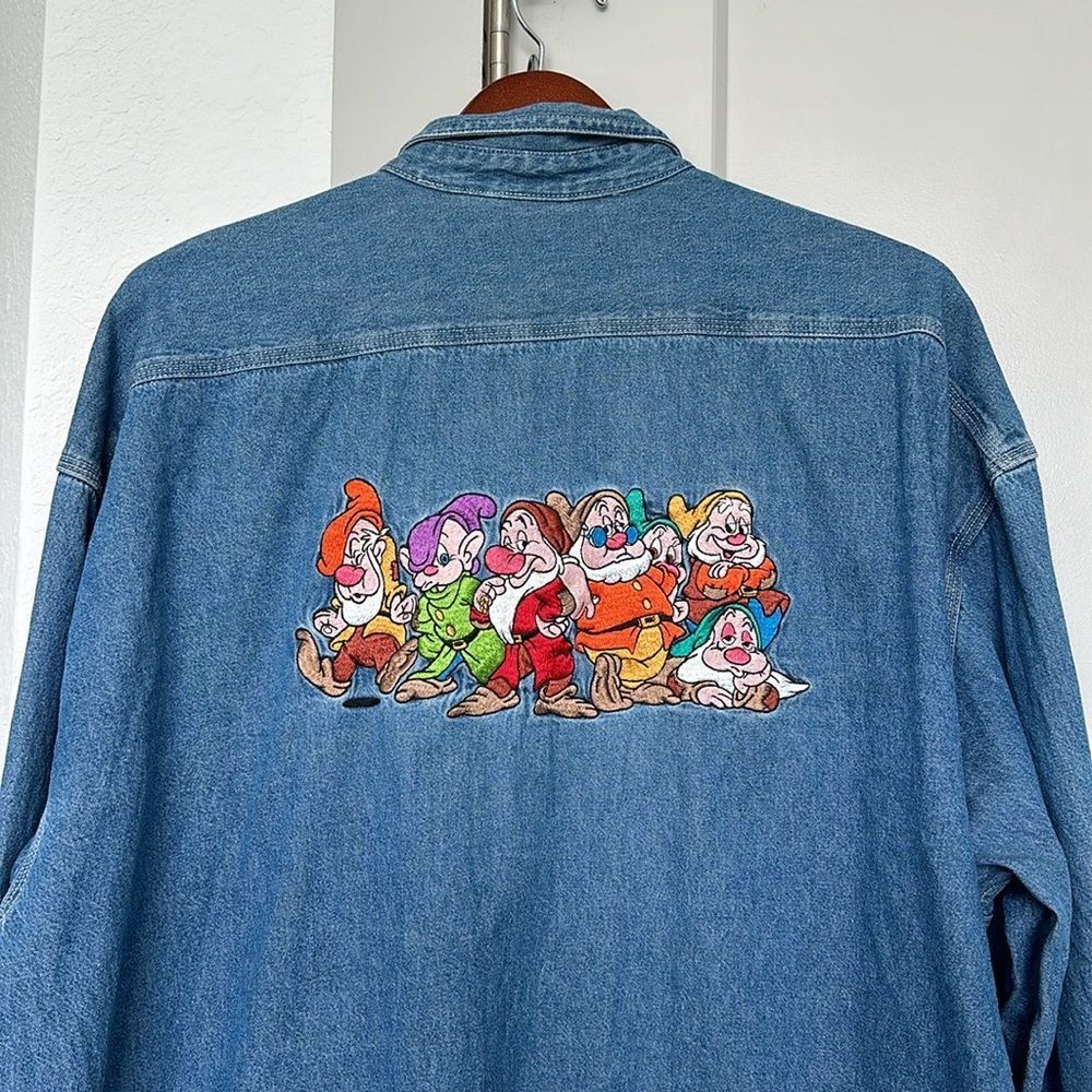 VINTAGE 90S DISNEY STORE SEVEN DWARFS DENIM LONG SLEEVE BUTTON DOWN MENS LARGE - Picture 2 of 7